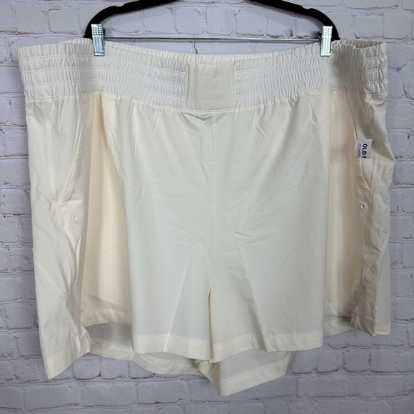 Old Navy Womens high Rise StretchTech Quick Dry Run Active gym Shorts sz 4X NWT - Picture 1 of 9